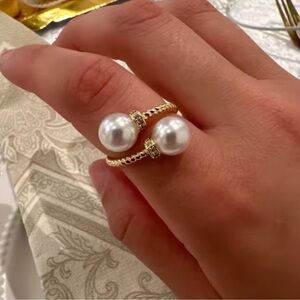 Gold Twist Pearl Ring